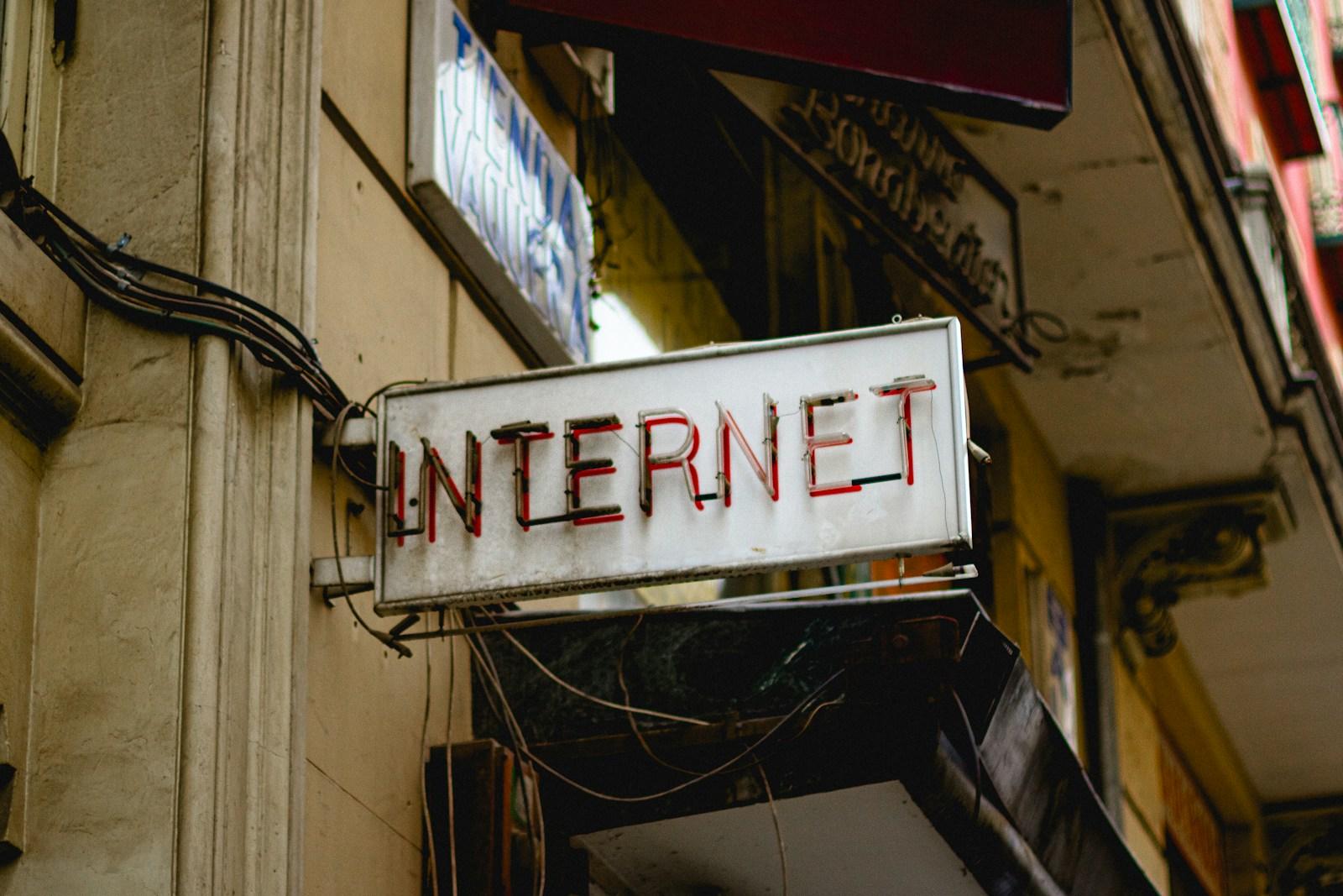 How to Reduce Your Internet Bill Through Federal Assistance